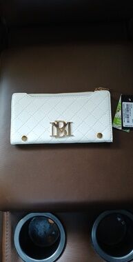 Badgley Mischka White Quilted Zip Wallet with Gold Logo